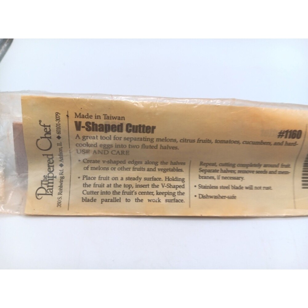 NEW Pampered Chef V-Shaped Cutter #1160 Retired 8" Sealed Fruit - Picture 2 of 6